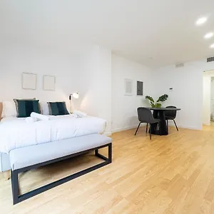 https://stay-u-nique-apartments-albeniz.catalonia-hotels.com